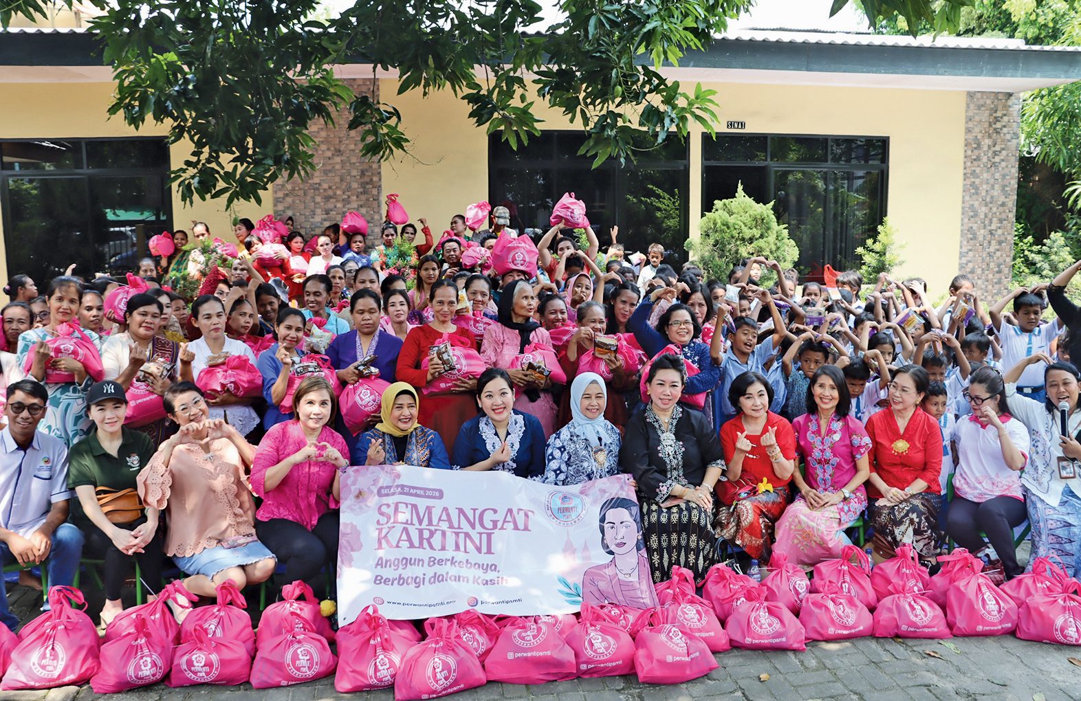 印华百家姓妇女联谊总会“卡蒂妮日”献爱心关怀职业女性，携手点亮孤儿希望