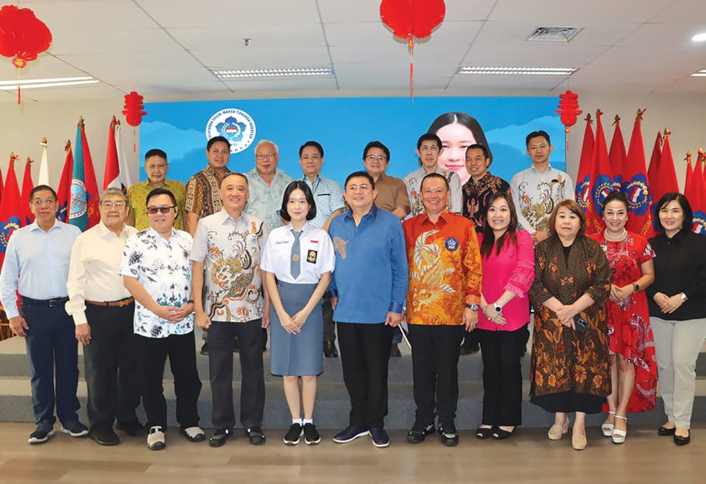 印华总会助力优秀学子成长陈荣光总主席陪同Cathlyn Lesmana拜会两位副部长
